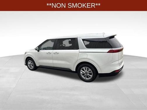 2022 Kia Carnival LX