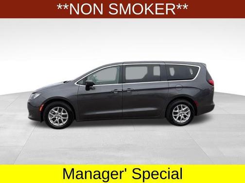 2023 Chrysler Voyager LX