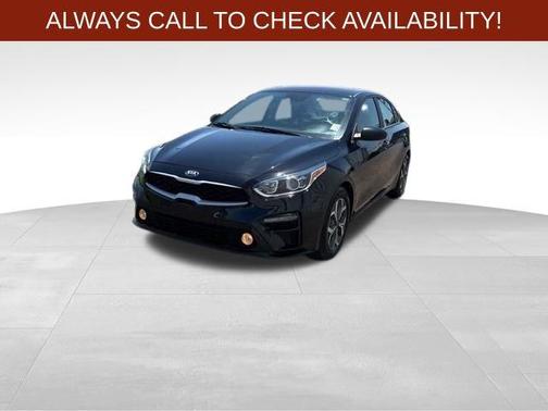 Aurora Black Pearl 2021 Kia Forte LXS