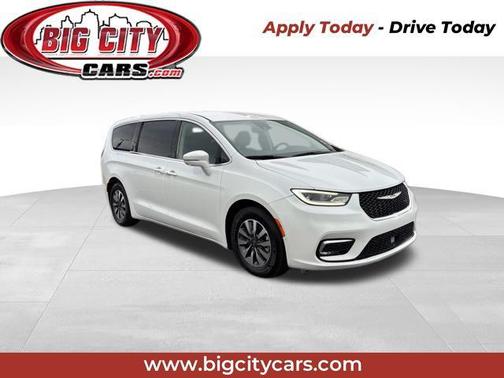 2022 Chrysler Pacifica Hybrid Touring L