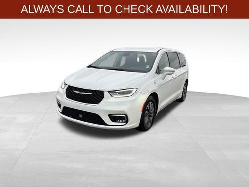 2022 Chrysler Pacifica Hybrid Touring L