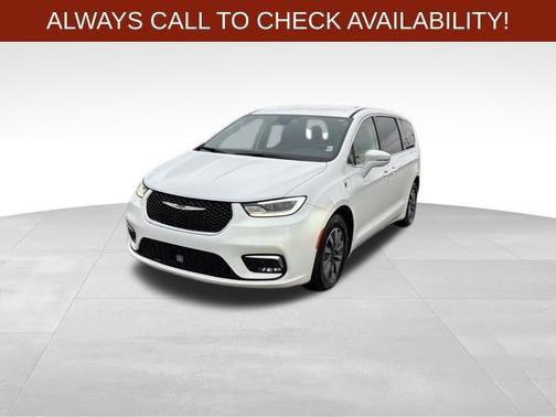 2022 Chrysler Pacifica Hybrid Touring L