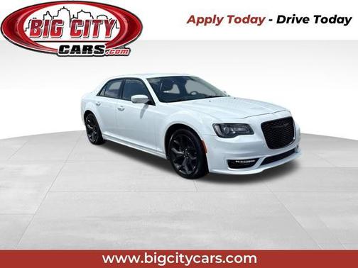 2022 Chrysler 300 Touring