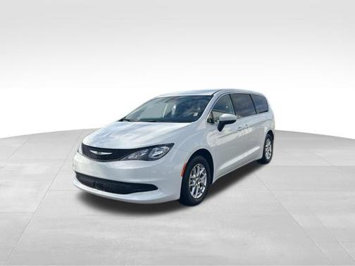 Bright White Clearcoat 2023 Chrysler Voyager LX