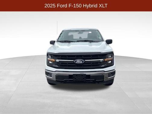 Oxford White 2025 Ford F-150 XLT