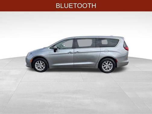 2020 Chrysler Voyager LX