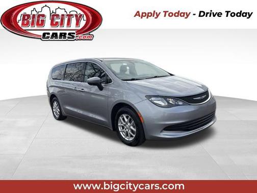 2020 Chrysler Voyager LX