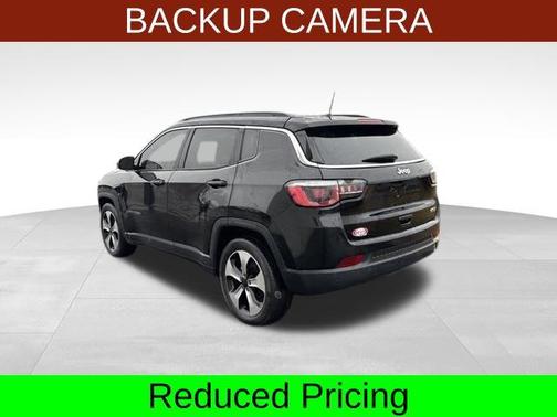 Diamond Black Crystal Pearlcoat 2018 Jeep Compass Latitude