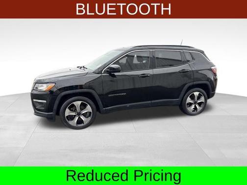 Diamond Black Crystal Pearlcoat 2018 Jeep Compass Latitude