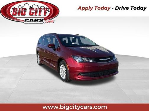Velvet Red Pearlcoat 2021 Chrysler Voyager LXI
