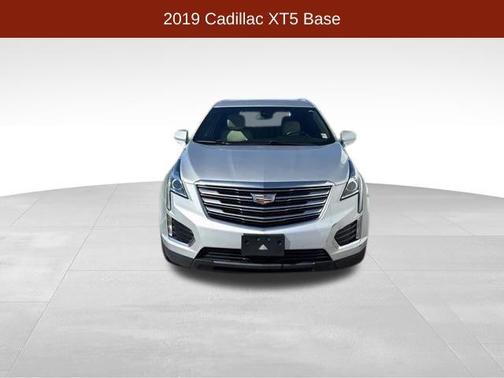 Radiant Silver Metallic 2019 Cadillac XT5 Base
