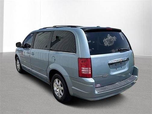 Photo 5 of 47 of 2008 Chrysler Town & Country Touring