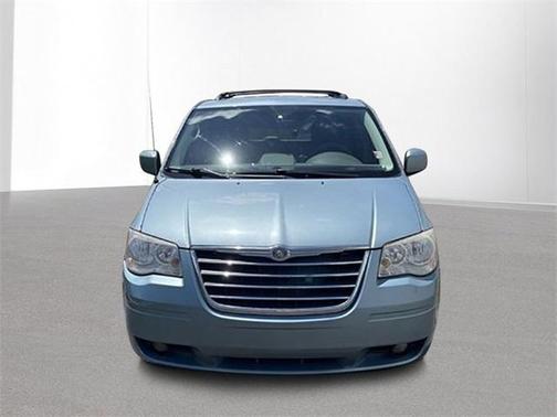 Photo 2 of 47 of 2008 Chrysler Town & Country Touring