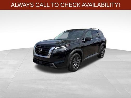 Super Black 2024 Nissan Pathfinder SV