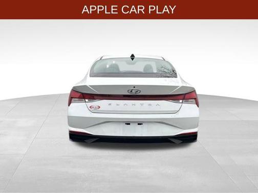 2021 Hyundai ELANTRA SE