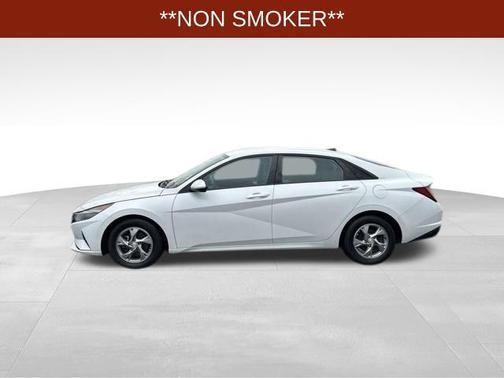 2021 Hyundai ELANTRA SE