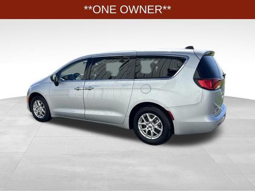 Silver Mist Clearcoat 2024 Chrysler Voyager LX