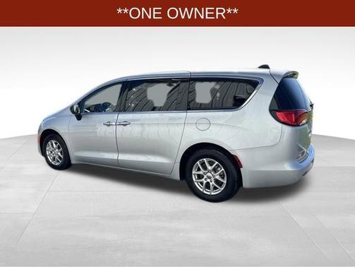 Silver Mist Clearcoat 2024 Chrysler Voyager LX