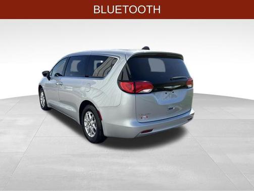 Silver Mist Clearcoat 2024 Chrysler Voyager LX