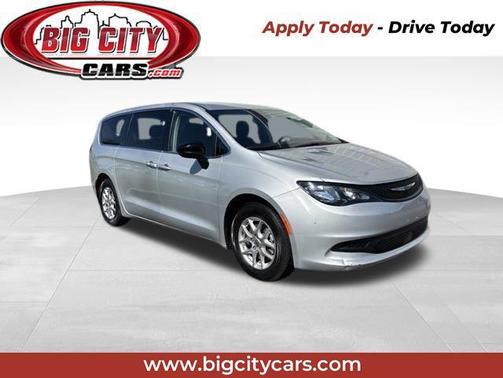 Silver Mist Clearcoat 2024 Chrysler Voyager LX