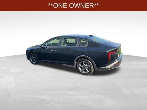 Aurora Black 2025 Kia K4 LXS