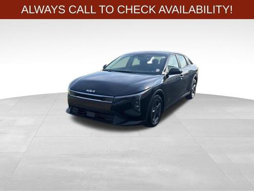 Aurora Black 2025 Kia K4 LXS