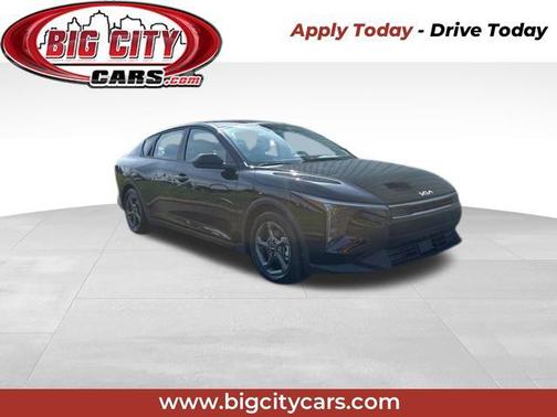 Aurora Black 2025 Kia K4 LXS