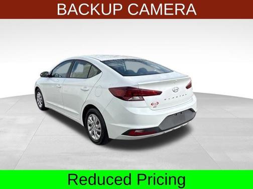 2019 Hyundai ELANTRA SE