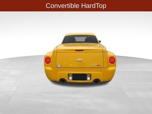 2005 Chevrolet SSR Base