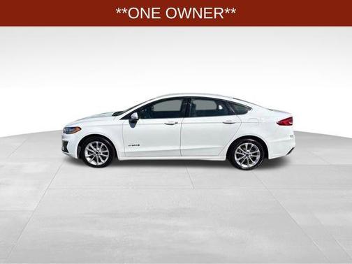 Oxford White 2019 Ford Fusion Hybrid SE