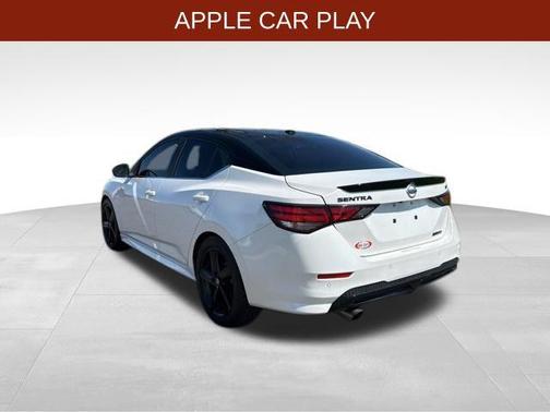 Aspen White Tricoat/Super Black 2023 Nissan Sentra SR