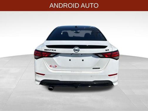 Aspen White Tricoat/Super Black 2023 Nissan Sentra SR