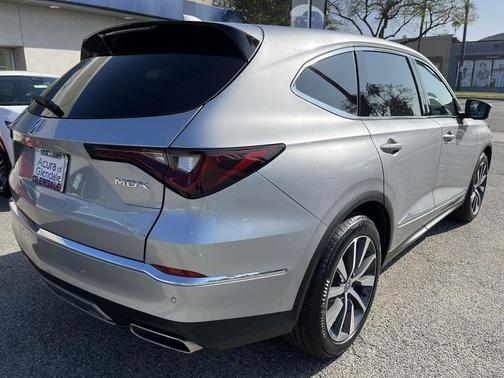 Solar Silver Metallic 2026 Acura MDX Technology Package