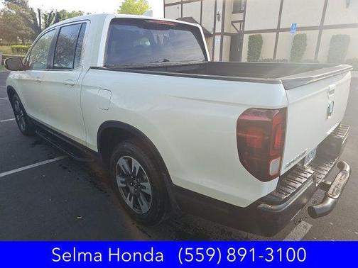 White 2017 Honda Ridgeline RTL