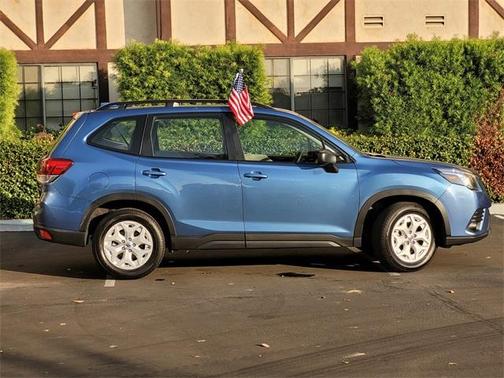 2023 Subaru Forester Base (CVT)