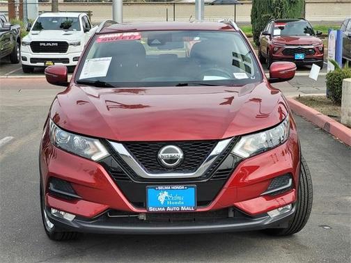 2022 Nissan Rogue Sport SV