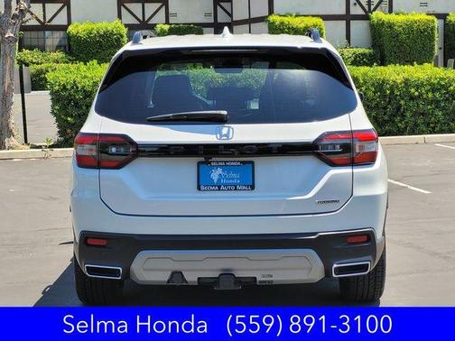 White 2025 Honda Pilot Touring