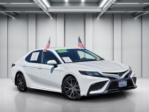 2022 Toyota Camry SE