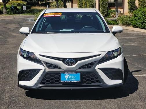 2022 Toyota Camry SE