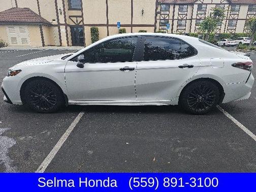 White 2022 Toyota Camry SE Nightshade