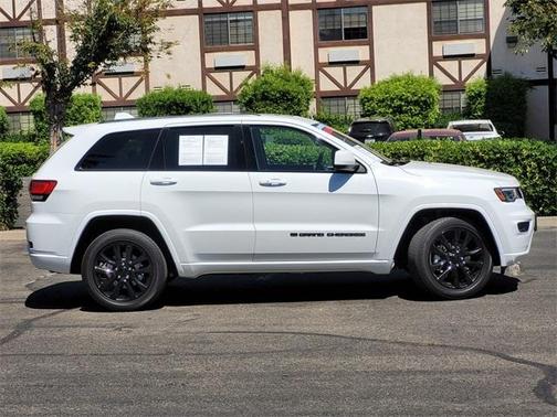 2022 Jeep Grand Cherokee WK Laredo