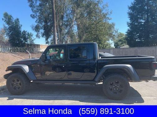 Black Clearcoat 2023 Jeep Gladiator Mojave