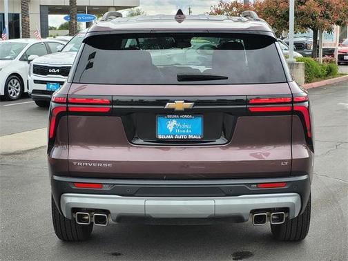 2024 Chevrolet Traverse LT