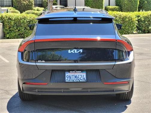 2022 Kia EV6 Light