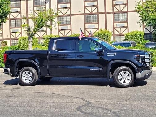 2024 GMC Sierra 1500 SLE