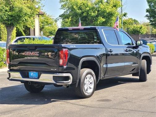 2024 GMC Sierra 1500 SLE
