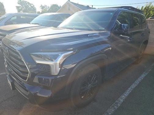 2024 Toyota Sequoia SR5