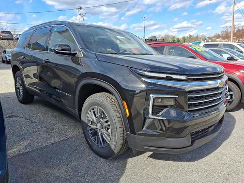 Mosaic Black Metallic 2026 Chevrolet Traverse LT