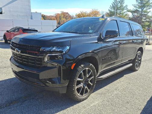 2023 Chevrolet Suburban RST