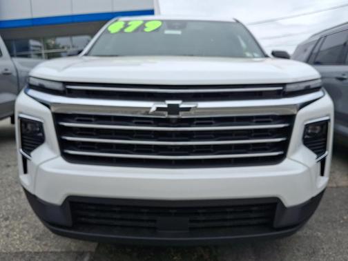 Summit White 2026 Chevrolet Traverse LT